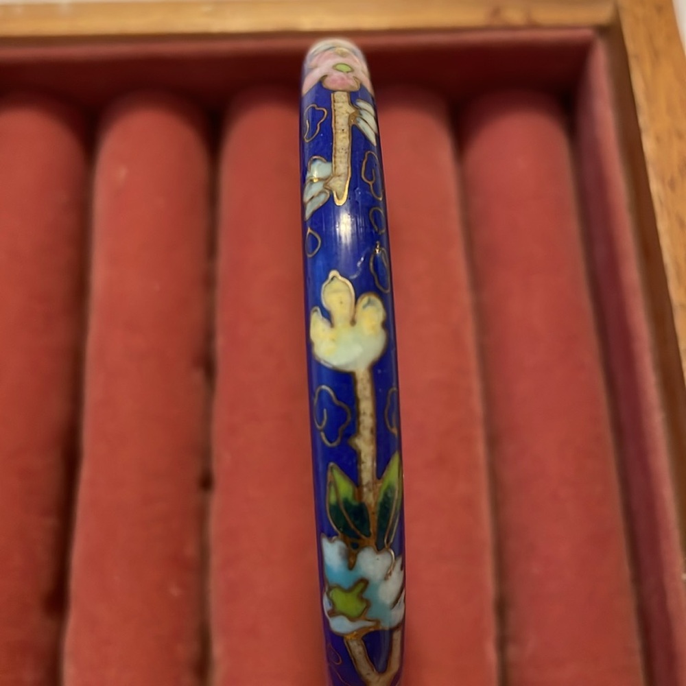 Vintage Floral Blue and Gold Bangle Bracelet - Picture 3 of 10